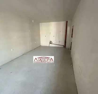 Снимка 4 — Двустаен апартамент в Пловдив, Тракия
