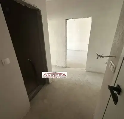 Снимка 5 — Двустаен апартамент в Тракия, Пловдив с тераса и асансьор