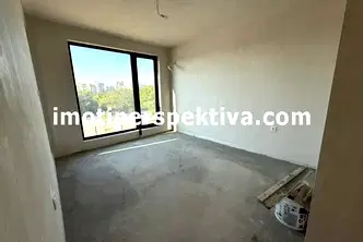 Двустаен апартамент с тераса в нова сграда в Тракия, Пловдив