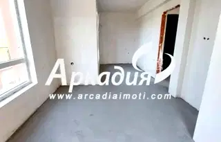 Двустаен апартамент с две тераси в Тракия, Пловдив