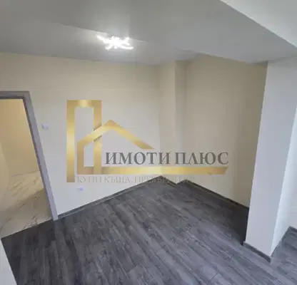 Снимка 2 — Двустаен апартамент във Варна, Трошево