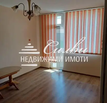 Снимка 2 — Двустаен апартамент с две тераси в кв. Вароша, Търговище