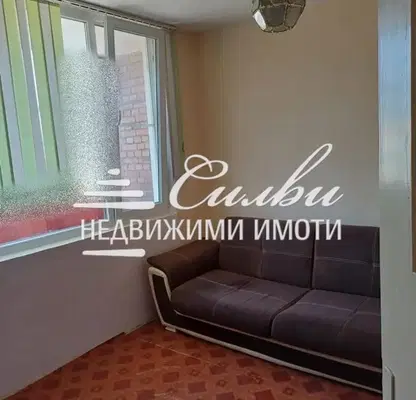 Снимка 3 — Двустаен апартамент с две тераси в кв. Вароша, Търговище