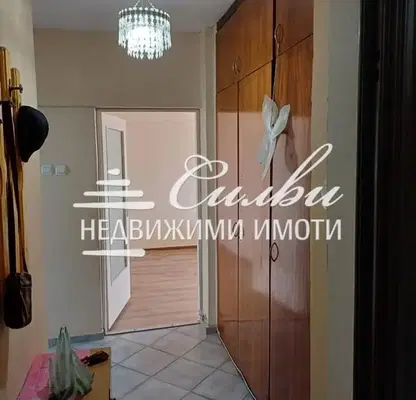 Снимка 4 — Двустаен апартамент с две тераси в кв. Вароша, Търговище