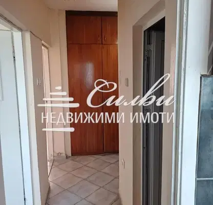 Снимка 5 — Двустаен апартамент с две тераси в кв. Вароша, Търговище
