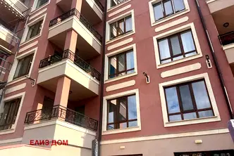 Просторен 2-стаен апартамент с тераса в Виница, Варна