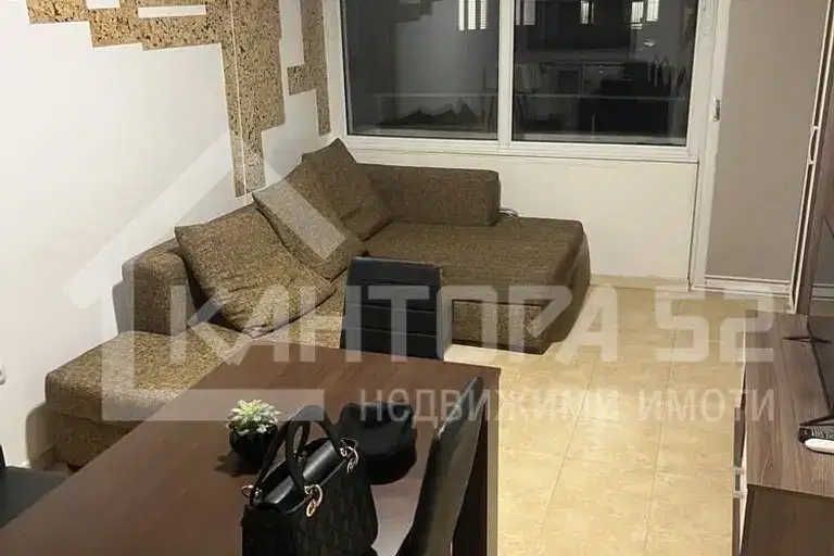 Двустаен апартамент в град Варна, ВИНС-Червен площад, тухла