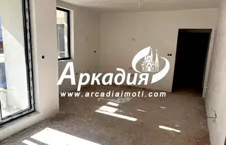 Двустаен апартамент с две тераси в Въстанически, Пловдив