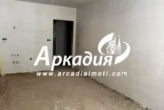Двустаен апартамент с тераса в нова сграда във Въстанически, Пловдив