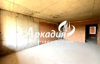 Двустаен апартамент с тераса в кв. Въстанически, Пловдив
