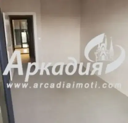 Снимка 3 — Двустаен апартамент с тераса в нова сграда във Въстанически, Пловдив