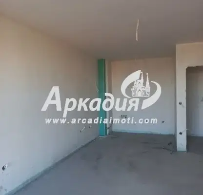 Снимка 2 — Двустайен апартамент с тераса в кв. Въстанически, Пловдив
