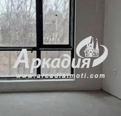 Снимка 2 — Двустаен апартамент с тераса в нова сграда във Въстанически, Пловдив