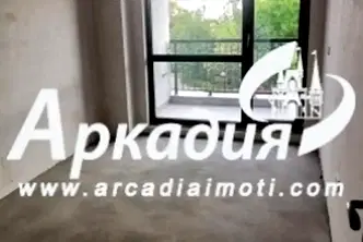 Двустаен апартамент с тераса в нова сграда във Въстанически, Пловдив