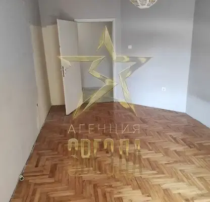 Снимка 4 — Двустаен апартамент с южно изложение във Въстанически, Пловдив