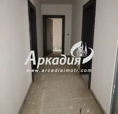 Снимка 4 — Двустаен апартамент с тераса в нова сграда в Южен, Пловдив