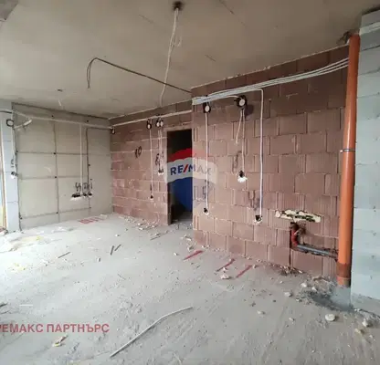 Снимка 3 — Двустаен апартамент във Варна, Възраждане 1