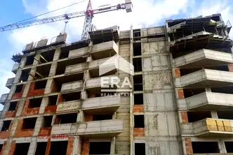 Тристаен апартамент с две тераси в кв. Възраждане 4, Варна