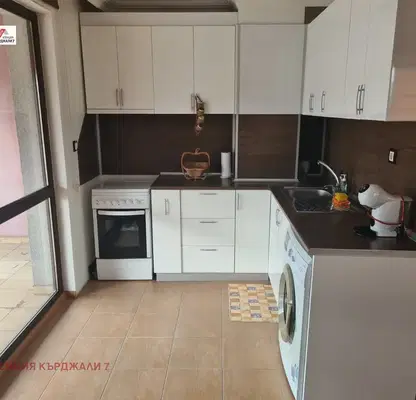 Photo 2 — 2-bedroom apartment in Kyrdjali, Vyzrojdenci