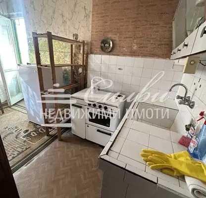 Снимка 5 — Двустаен апартамент в Търговище, Запад 1