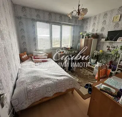 Снимка 2 — Двустаен апартамент в Търговище, Запад 3