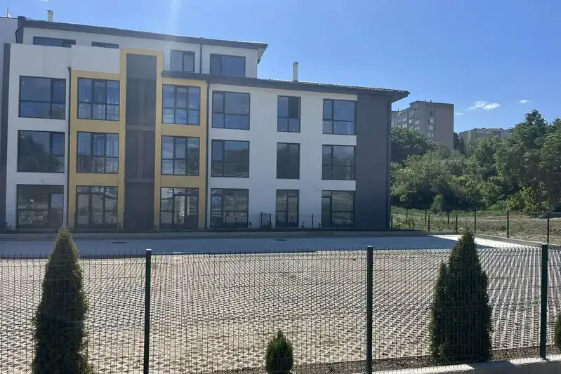 Двустаен апартамент в Търговище, Запад 3