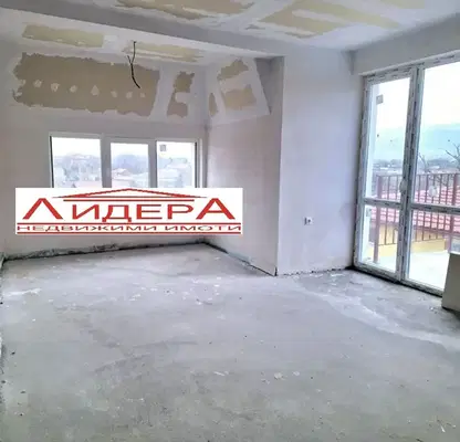 Снимка 3 — Двустаен апартамент в Пловдив, Западен