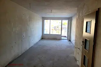 Двустаен апартамент с тераса в Западен, Пловдив
