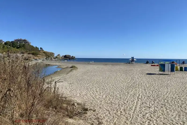 Двустаен апартамент в Бургас, Царево