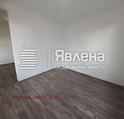 Снимка 5 — Двустаен апартамент с тераса в Царево, близо до плажа