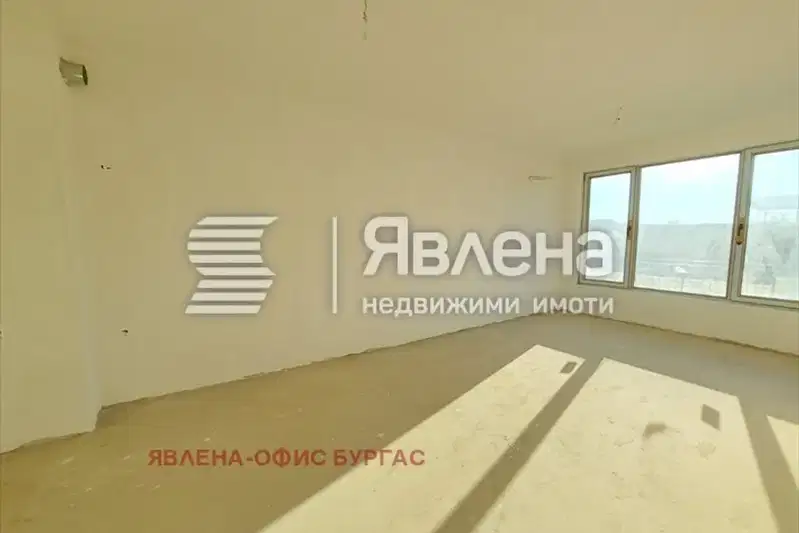 Двустаен апартамент с двор в квартал Черно море, Несебър