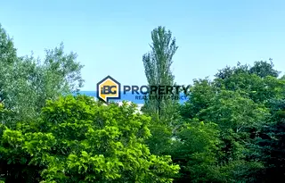 Двустаен апартамент в Бургас, Обзор