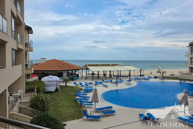 Двустаен апартамент в Бургас, Обзор
