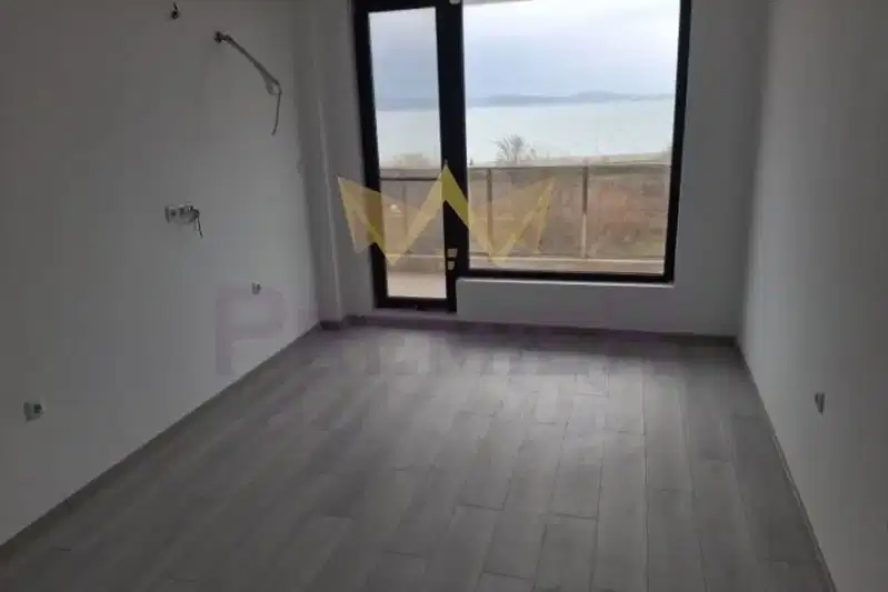 Двустаен апартамент в Бургас, Поморие