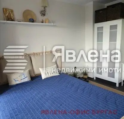 Снимка 5 — Двустаен апартамент с остъклена веранда в Приморско