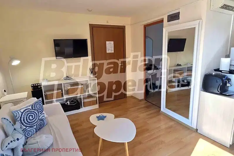 Two-room apartment with three terraces in Sozopol, Kavatsi