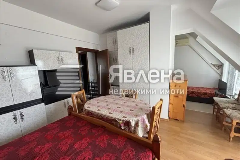 Двустаен апартамент в Слънчев бряг с три тераси