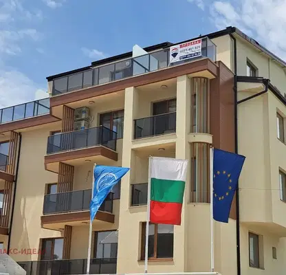 Снимка 5 — Двустаен апартамент в с. Кранево с голяма тераса