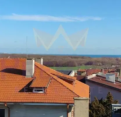 Снимка 2 — Просторен 2-стаен апартамент с морска панорама в Кранево