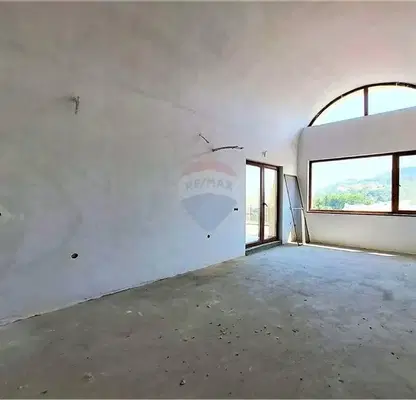 Снимка 2 — Двустаен апартамент в Добрич, с. Кранево