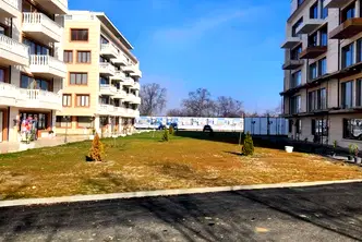 Двустаен апартамент в София, Елин Пелин