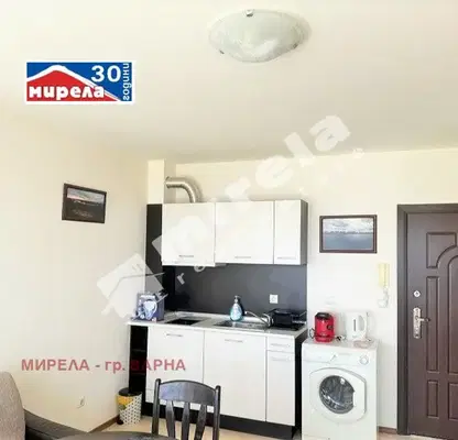 Снимка 2 — Двустаен апартамент във Варна, Бяла