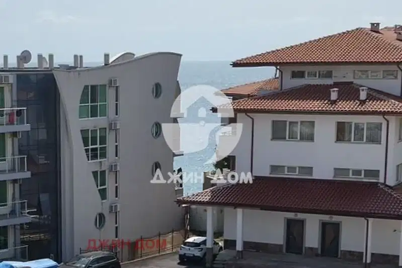 Двустаен апартамент във Варна, Бяла