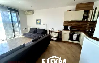 Двустаен апартамент във Варна, Бяла