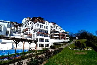 Двустаен апартамент във Варна, Бяла