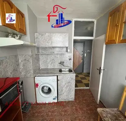 Снимка 4 — Едностаен апартамент в Шумен, 5-ти полк