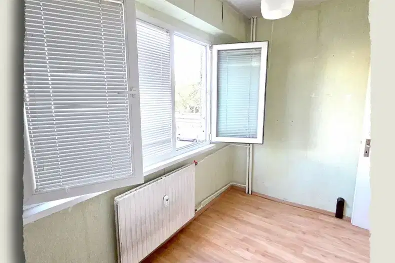 Едностаен апартамент в Перник, Изток