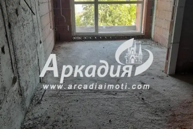 Едностаен апартамент с тераса в нова сграда в Южен, Пловдив