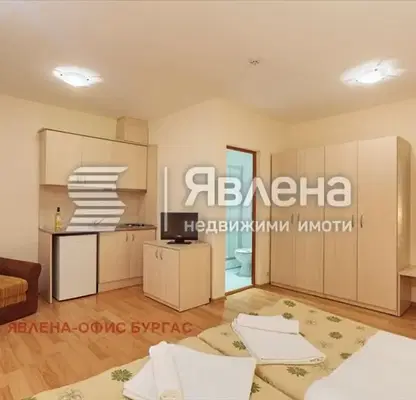 Снимка 2 — Едностаен апартамент в Бургас, Созопол