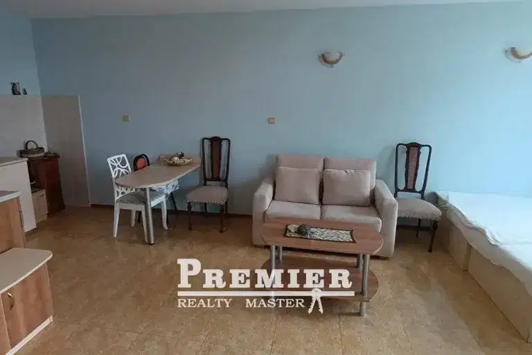 Studio apartment in Sunny Beach with balcony and parking